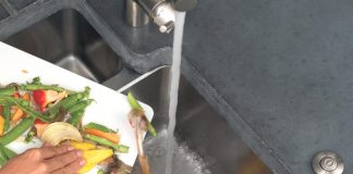 Bezpieczna utylizacja żywności weselnej – przewodnik zgodny z normami prawnymi Pozostałą żywność z wesel należy przekazać do specjalistycznych firm zajmujących się utylizacją odpadów