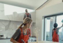 Czy warto korzystać z usług firmy sprzątającej? dom