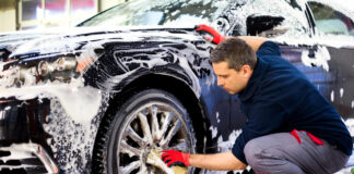 Samochodowa myjnia ręczna – jak prawidłowo umyć samochód i nie porysować lakieru? Samochodowa myjnia ręczna