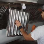 srodek-chemiczny-na-okapie-kuchennym-bliski-plan